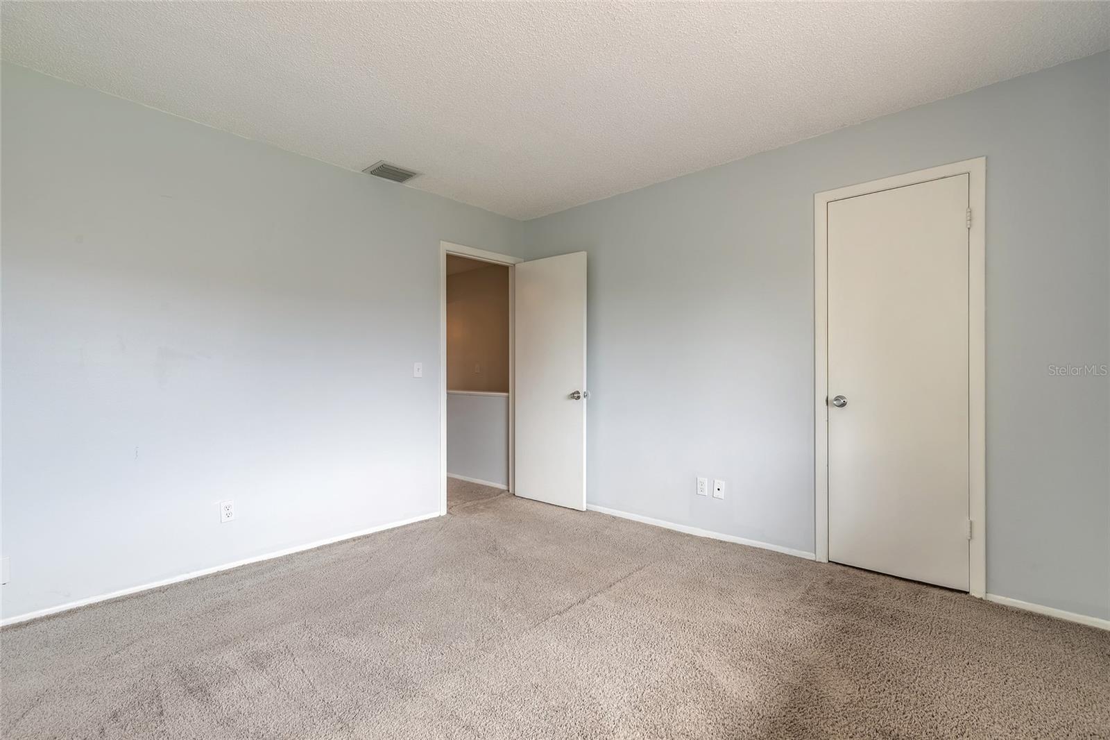 Image 23 of 48 For 185 Club House Boulevard 185