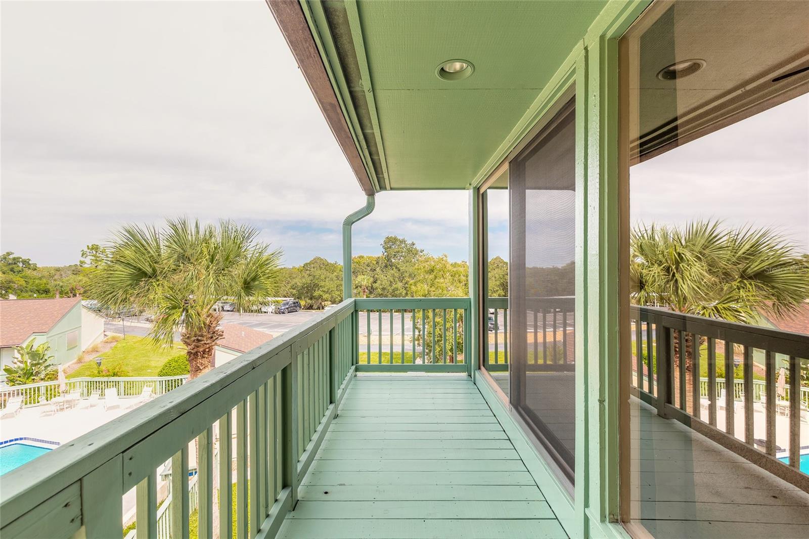 Image 35 of 48 For 185 Club House Boulevard 185