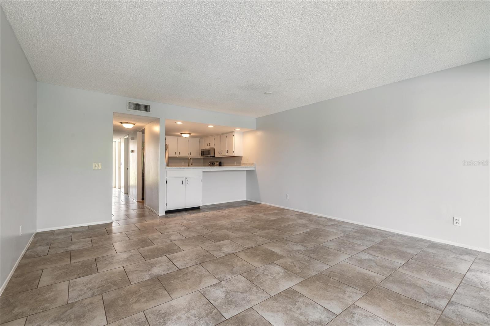 Image 6 of 48 For 185 Club House Boulevard 185