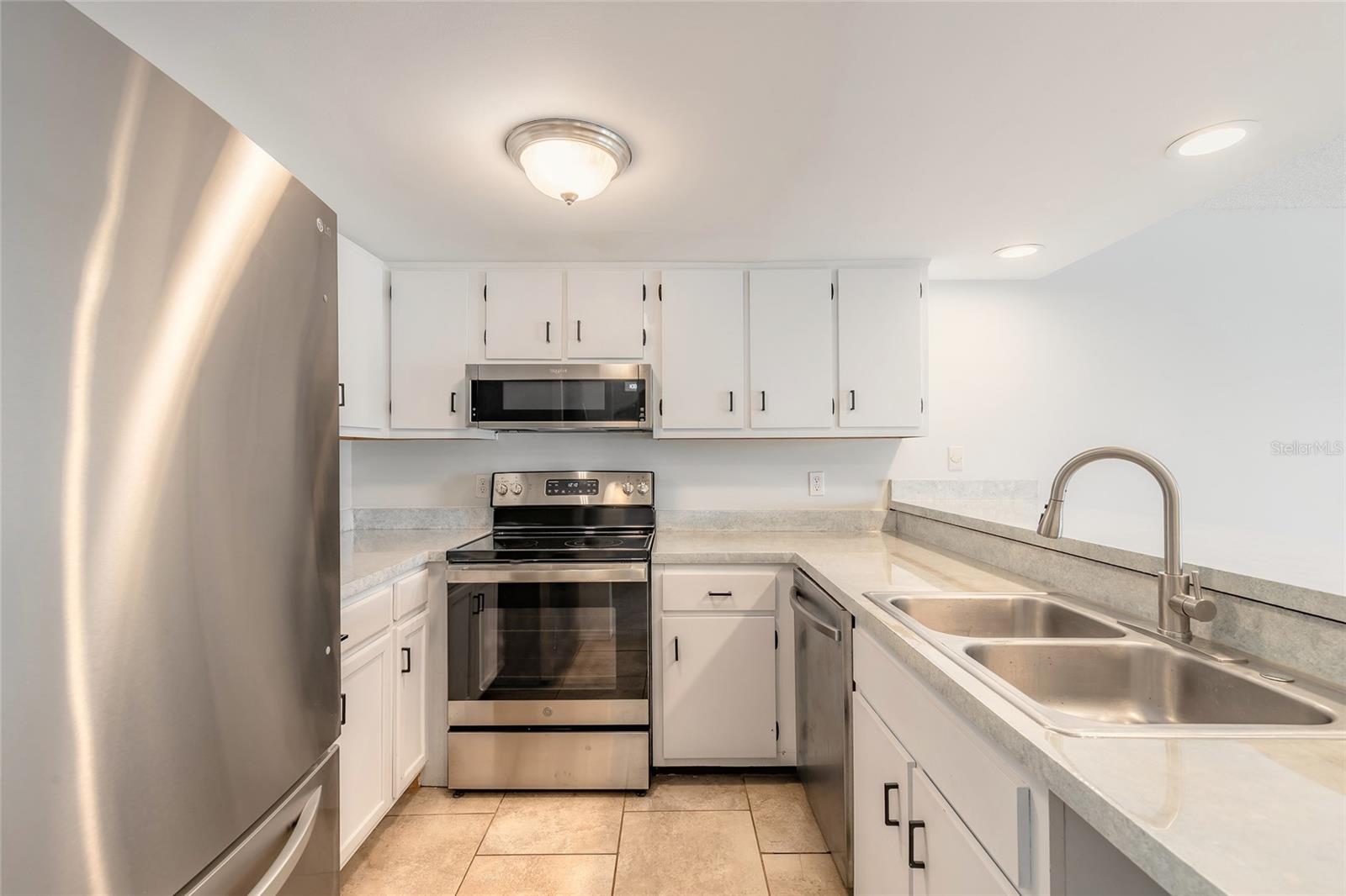 Image 7 of 48 For 185 Club House Boulevard 185