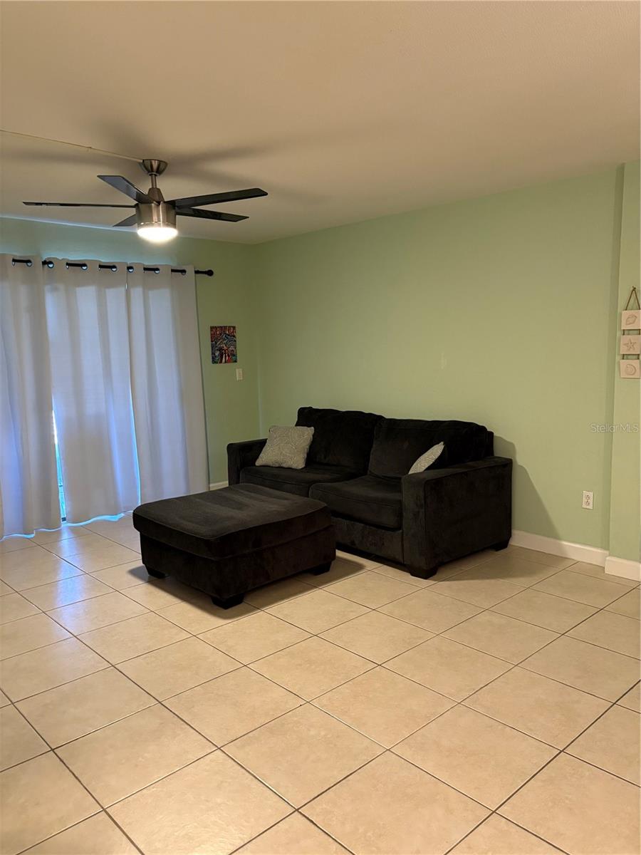 Image 10 of 33 For 3800 Saxon Drive 29c