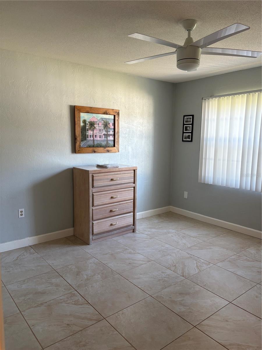 Image 14 of 33 For 3800 Saxon Drive 29c