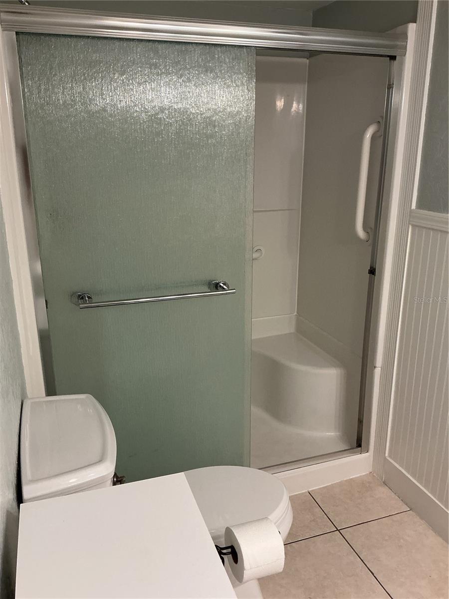 Image 19 of 33 For 3800 Saxon Drive 29c