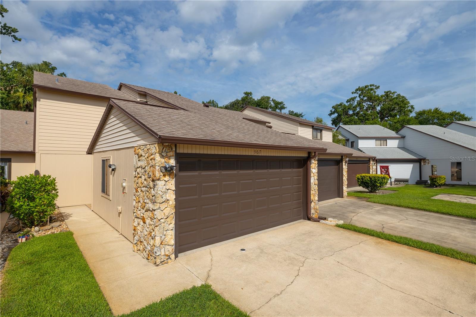 Image 2 of 43 For 367 Castlewood Lane