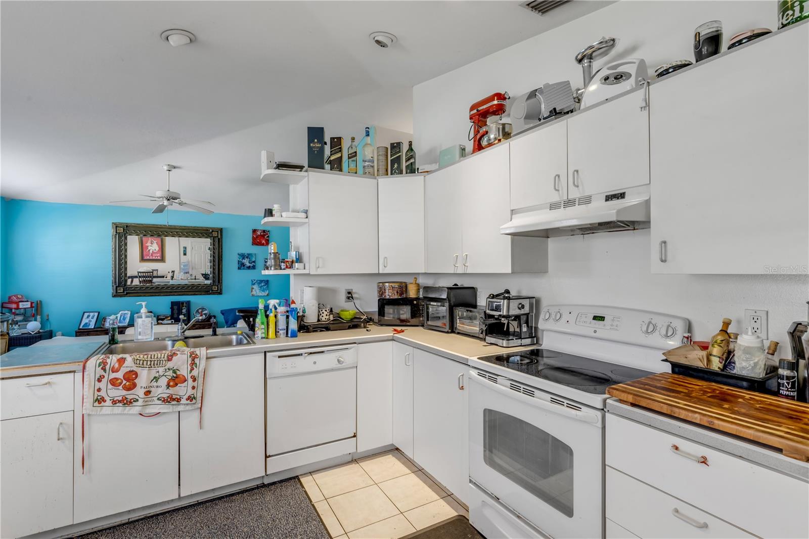 Image 10 of 47 For 711 River Oaks Circle