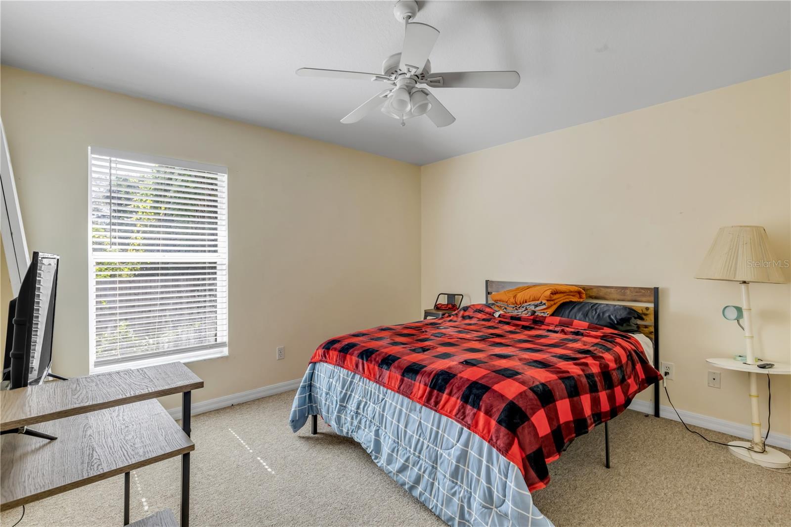 Image 17 of 47 For 711 River Oaks Circle