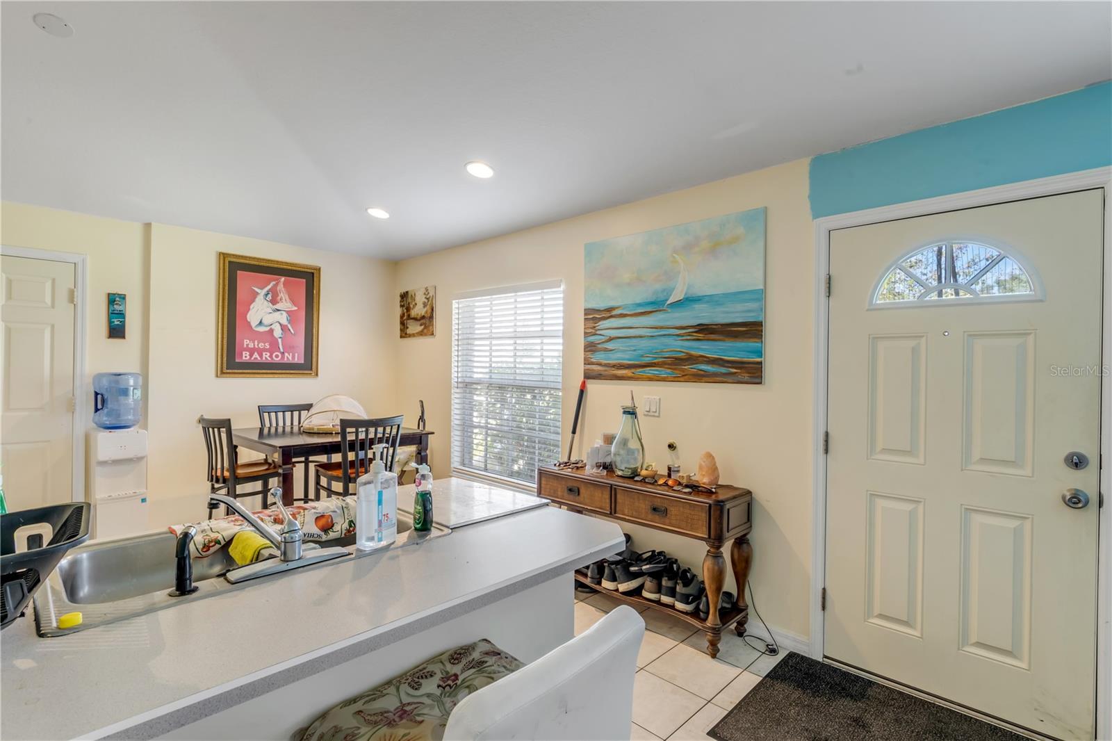 Image 3 of 47 For 711 River Oaks Circle