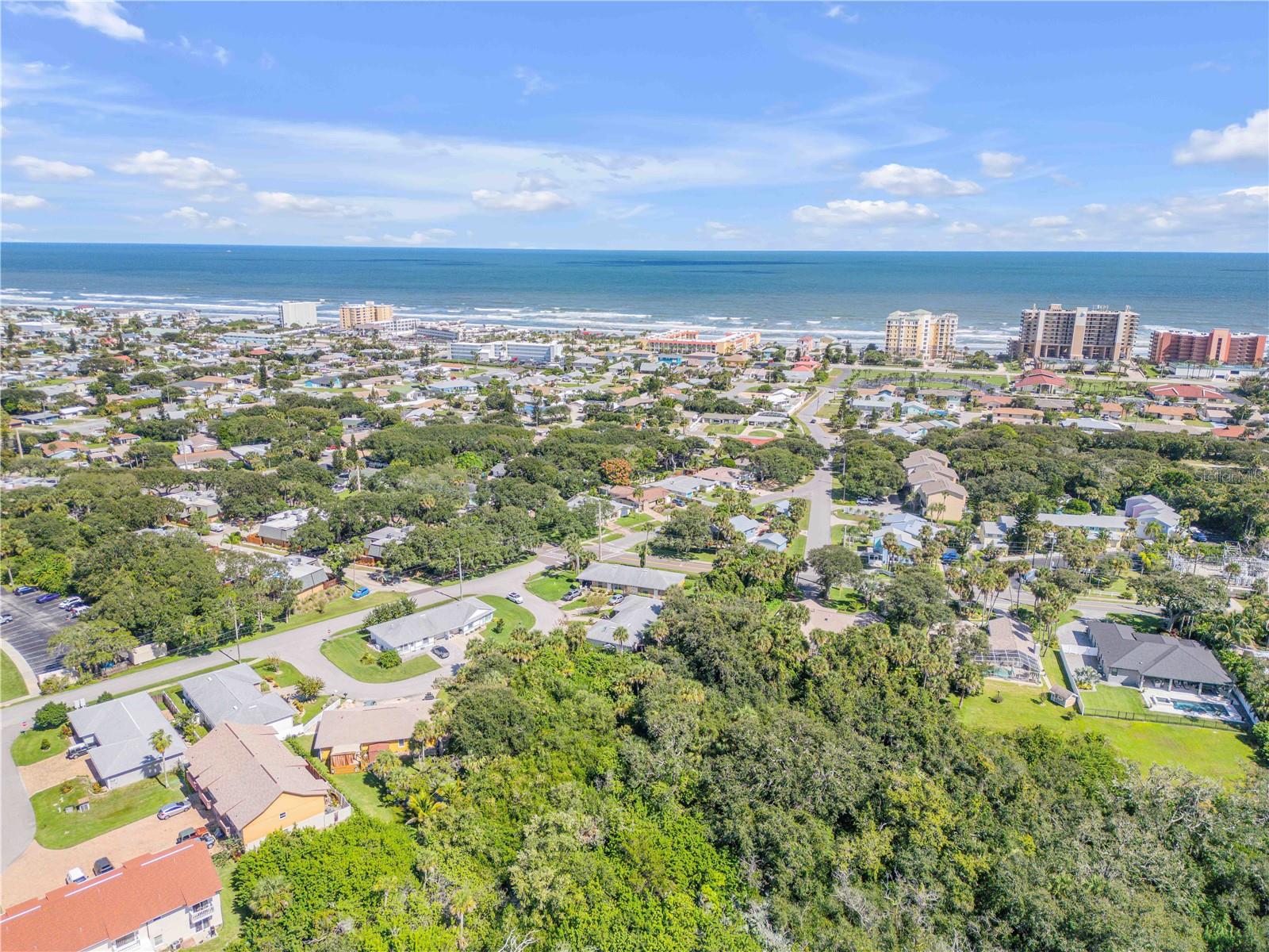 Image 34 of 47 For 711 River Oaks Circle