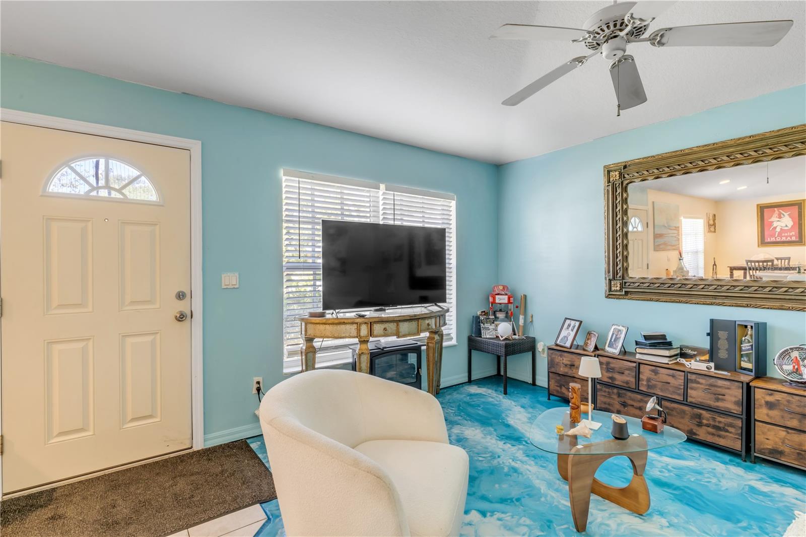 Image 4 of 47 For 711 River Oaks Circle