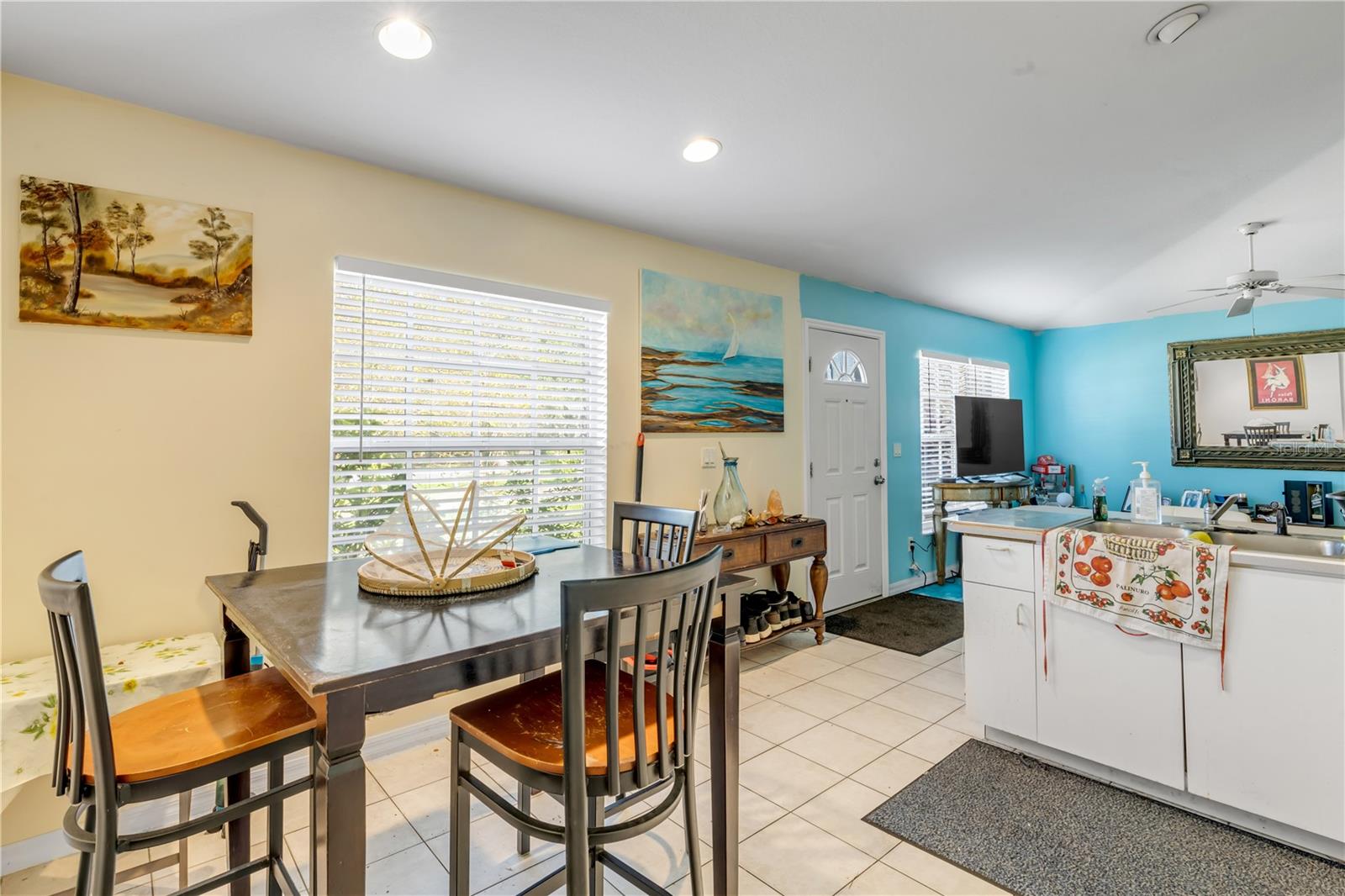 Image 9 of 47 For 711 River Oaks Circle