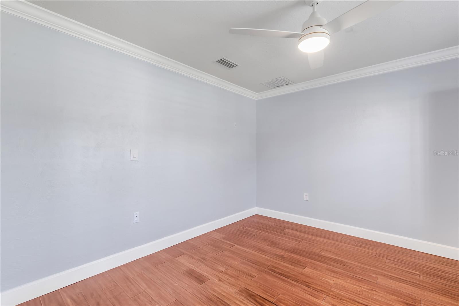Image 11 of 72 For 798 Fairway Drive