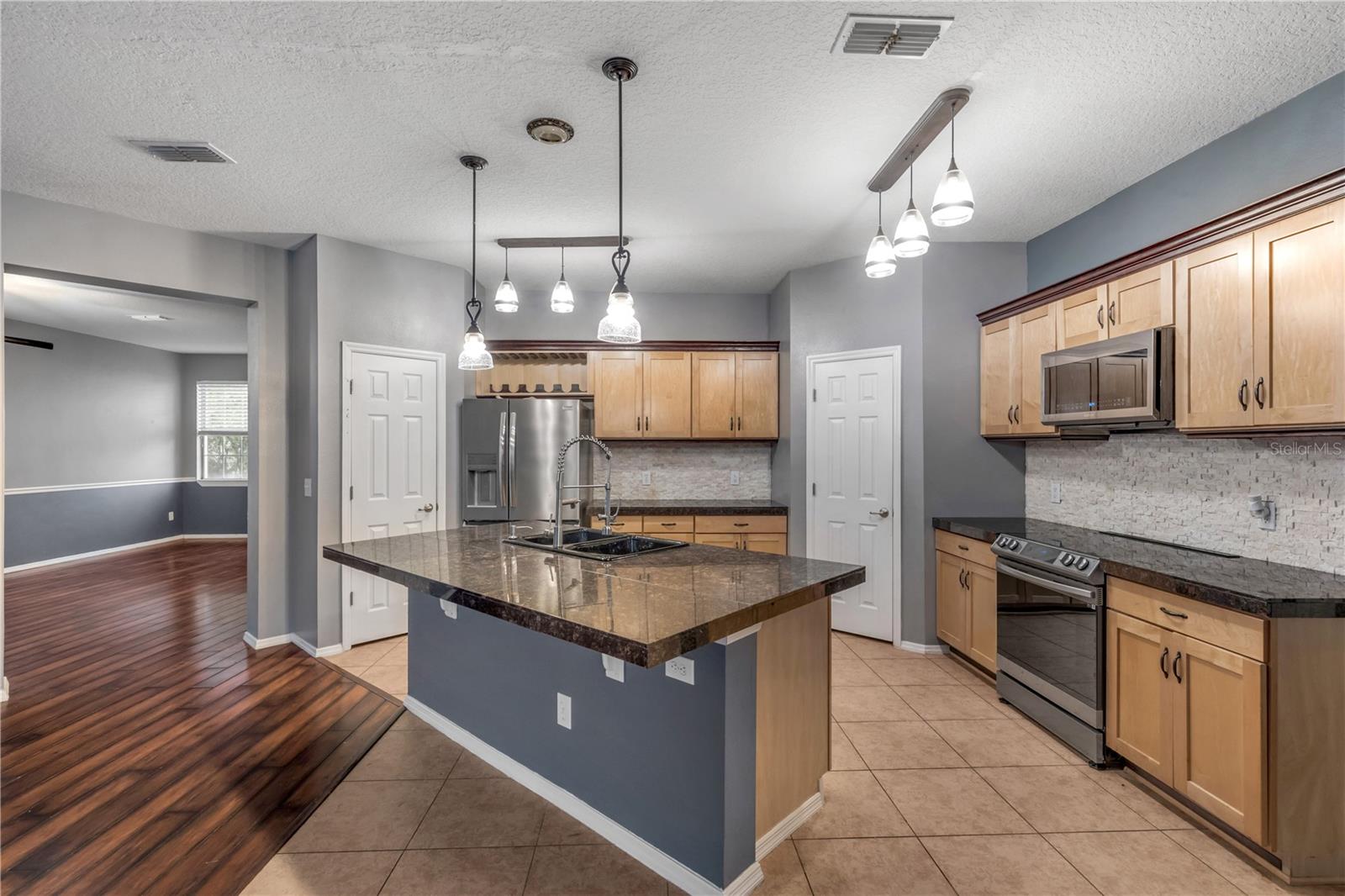 Image 15 of 67 For 2707 Atlantis Drive