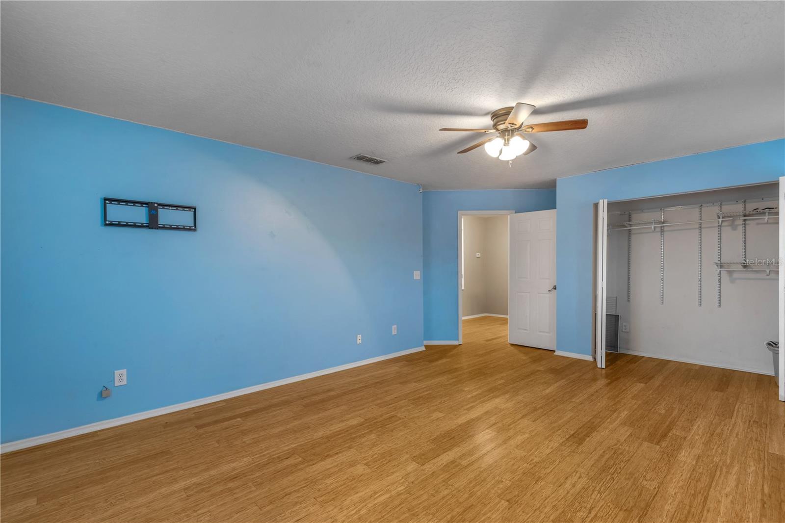 Image 31 of 67 For 2707 Atlantis Drive