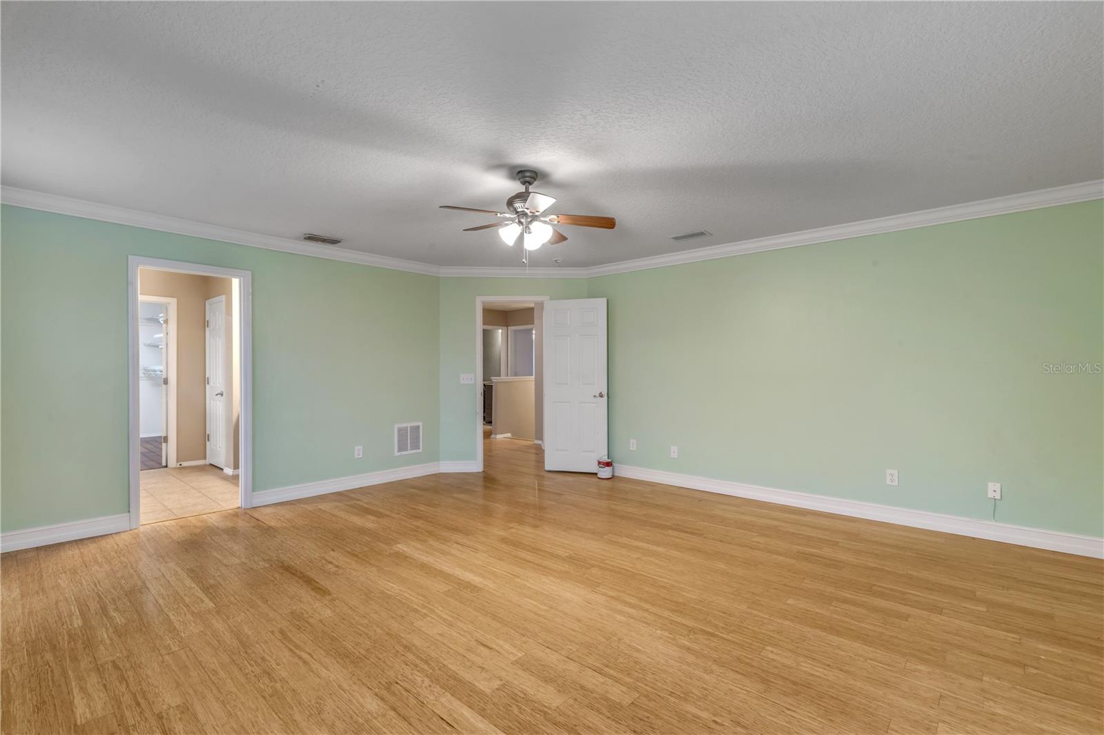 Image 36 of 67 For 2707 Atlantis Drive