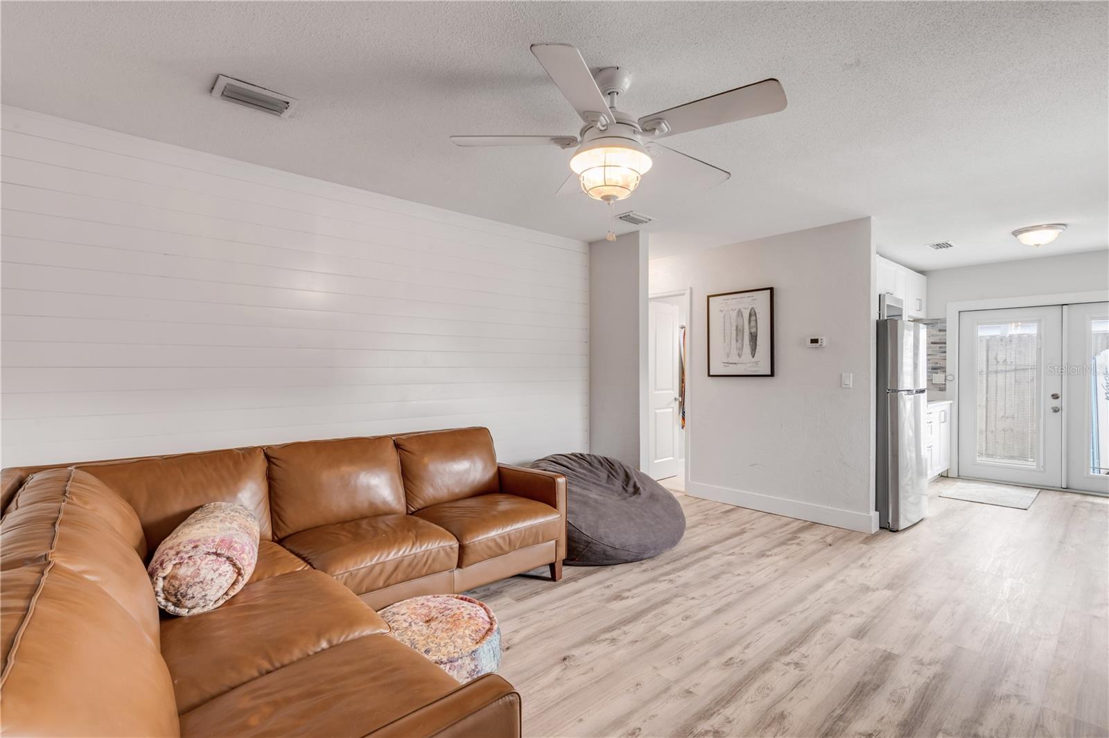 Image 11 of 62 For 406 Cedar Avenue