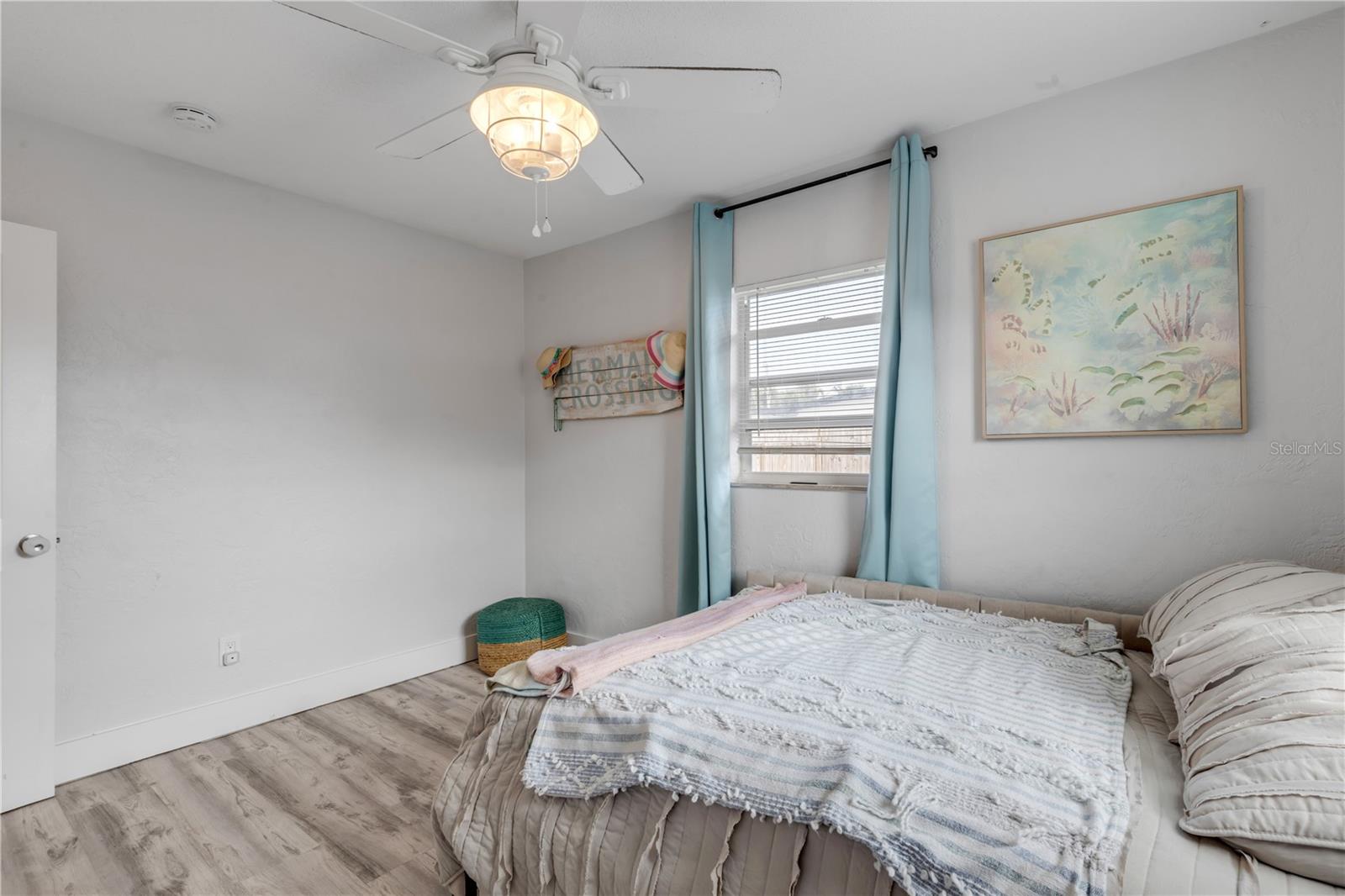 Image 27 of 62 For 406 Cedar Avenue