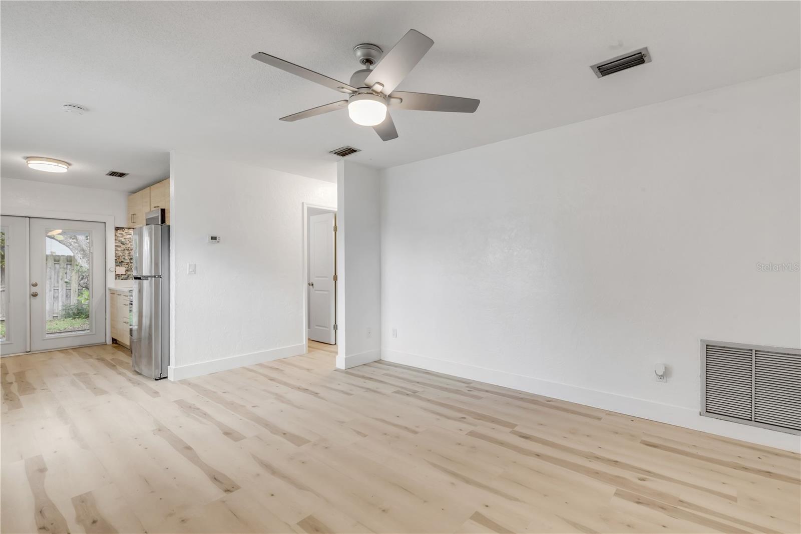 Image 28 of 62 For 406 Cedar Avenue