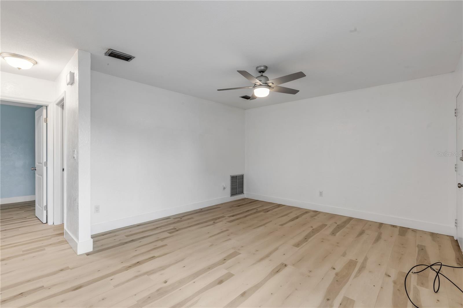 Image 31 of 62 For 406 Cedar Avenue