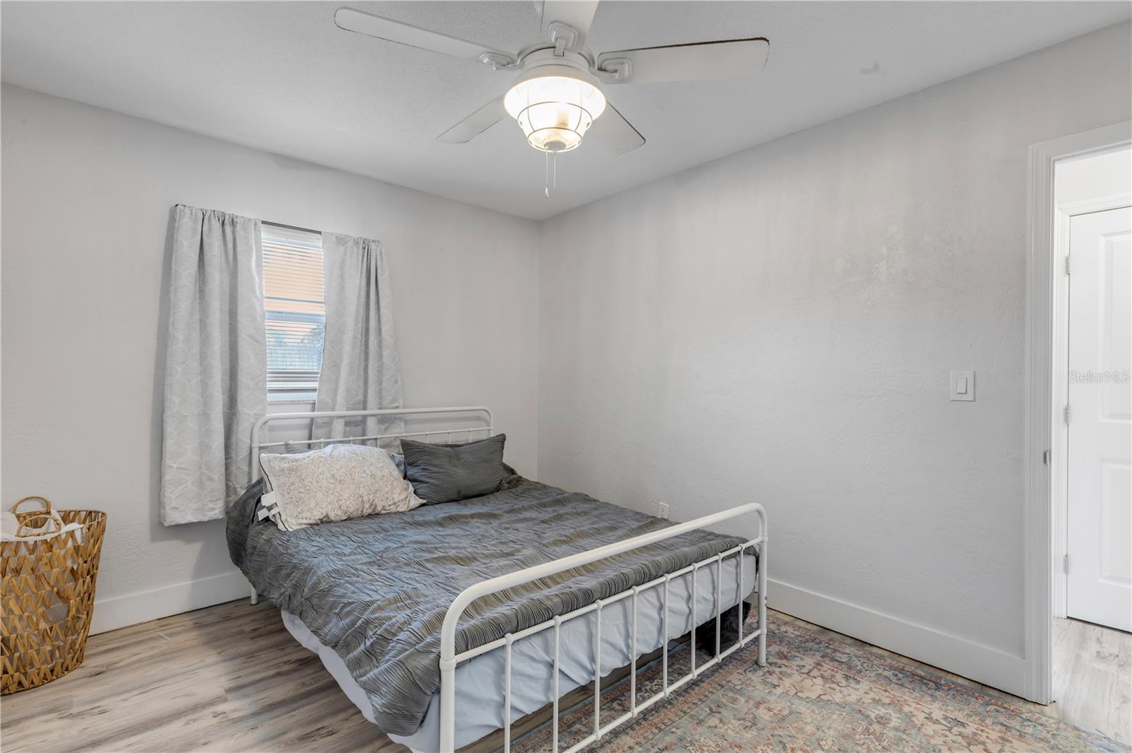 Image 33 of 62 For 406 Cedar Avenue