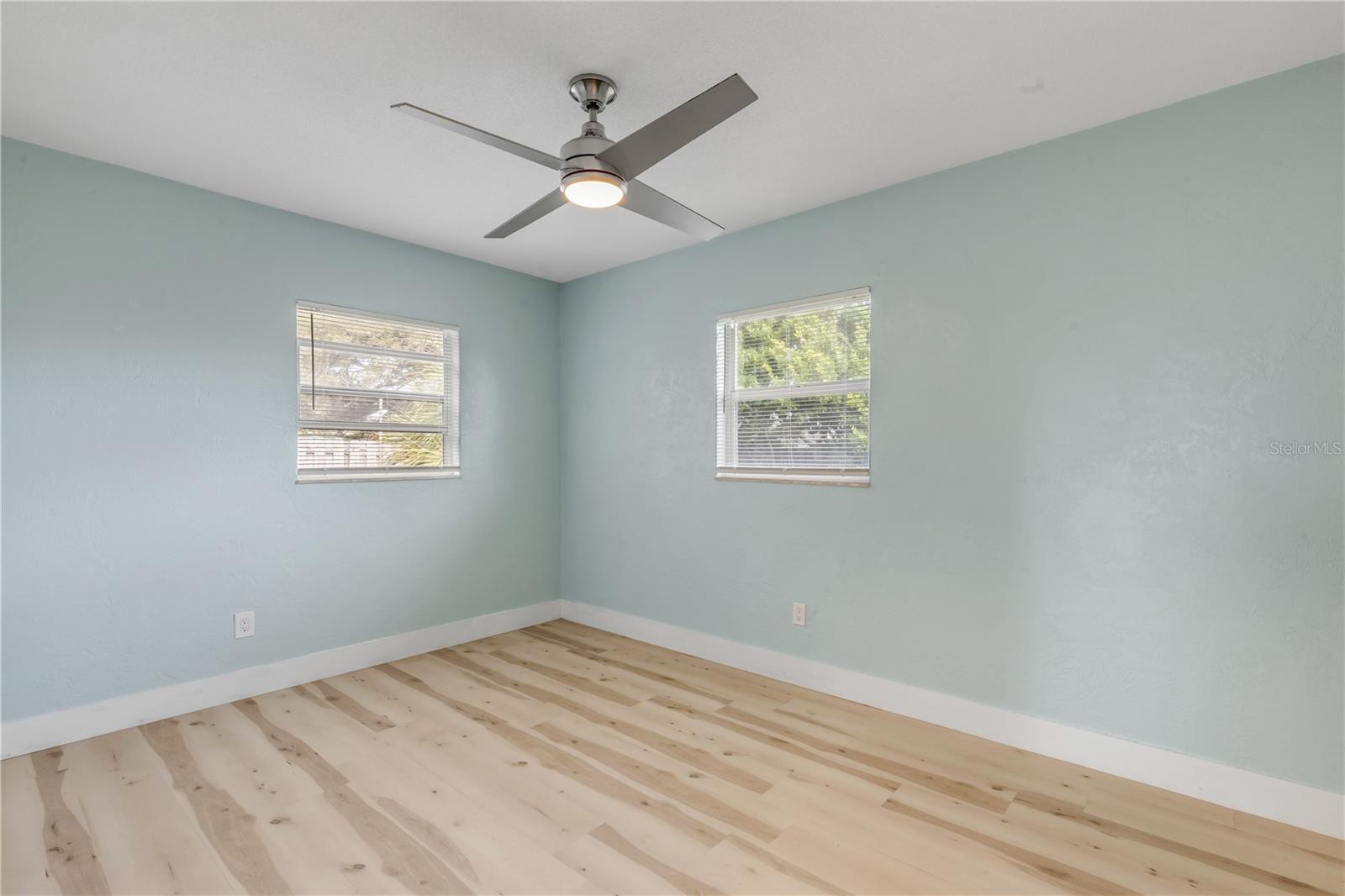 Image 37 of 62 For 406 Cedar Avenue