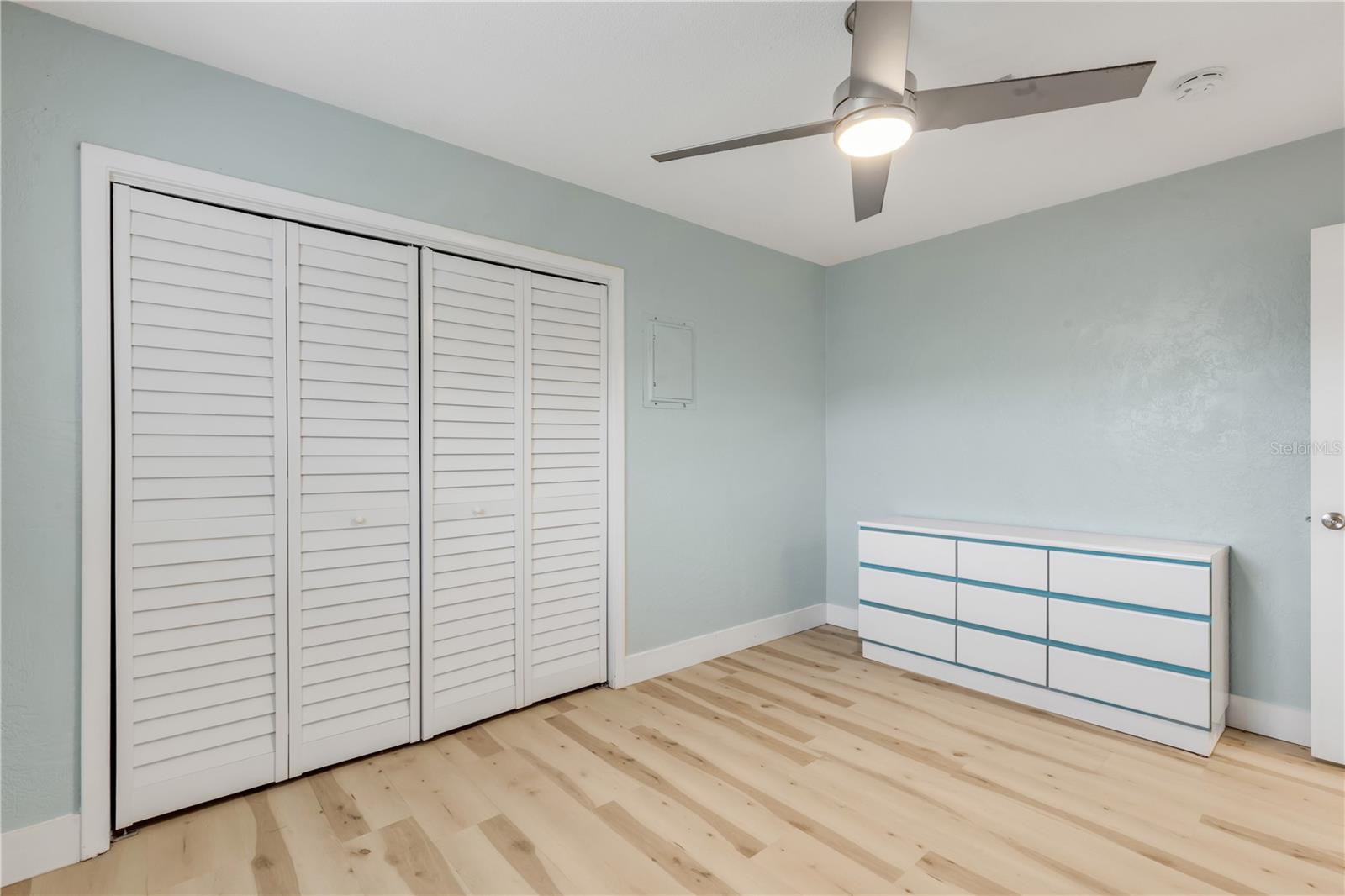 Image 41 of 62 For 406 Cedar Avenue