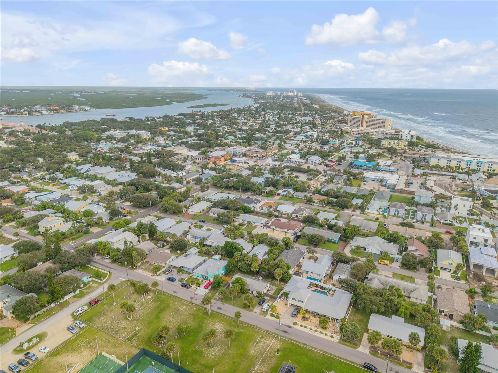 Image 43 of 62 For 406 Cedar Avenue