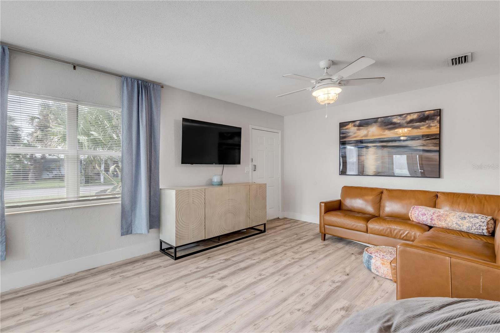 Image 9 of 62 For 406 Cedar Avenue