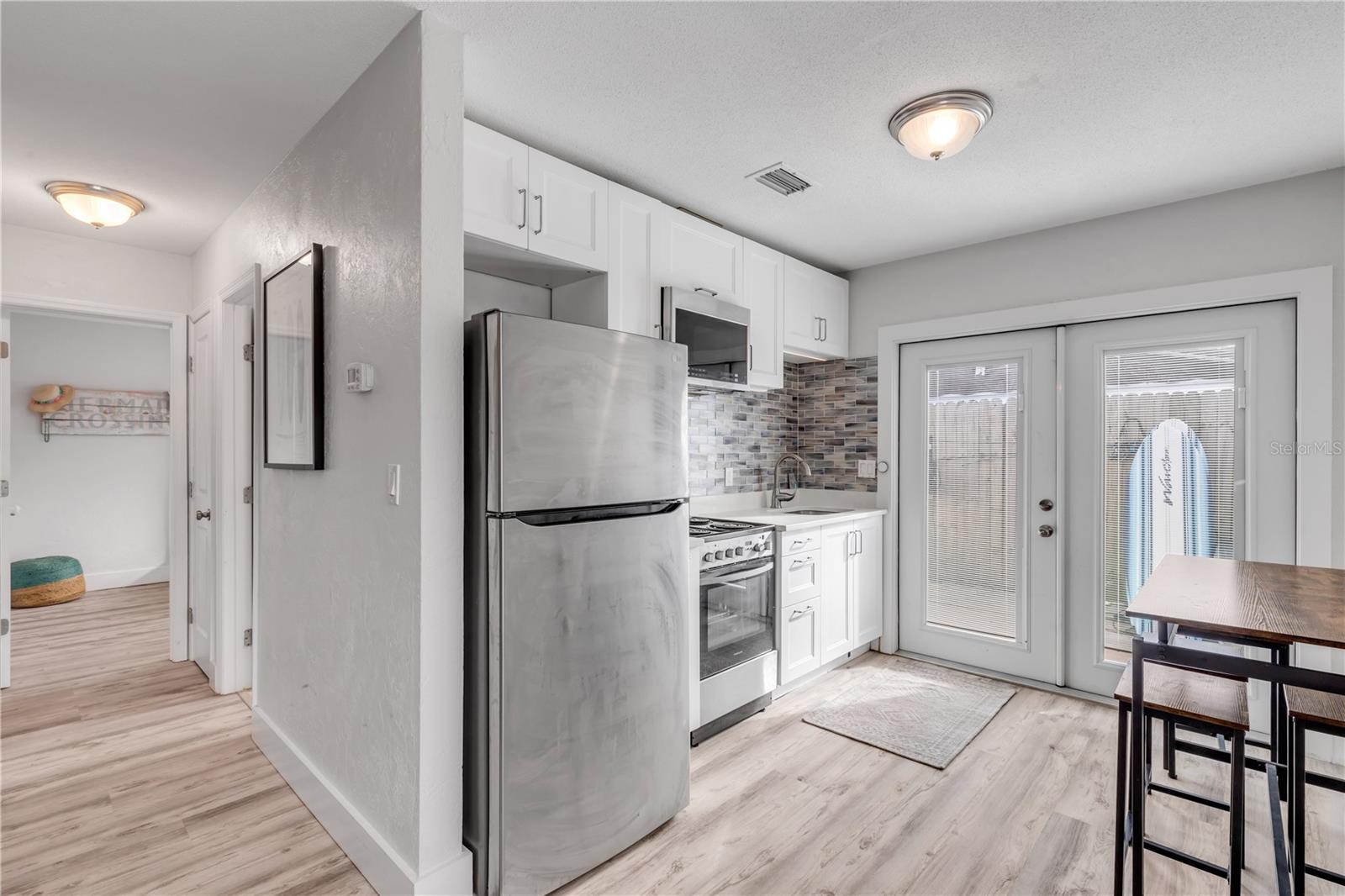 Image 11 of 50 For 410 Cedar Avenue