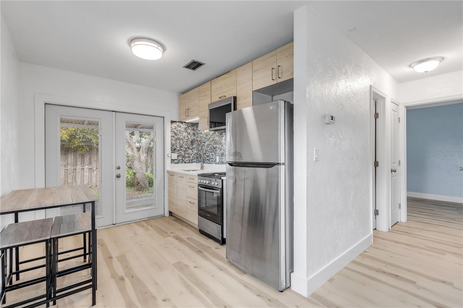 Image 13 of 50 For 410 Cedar Avenue