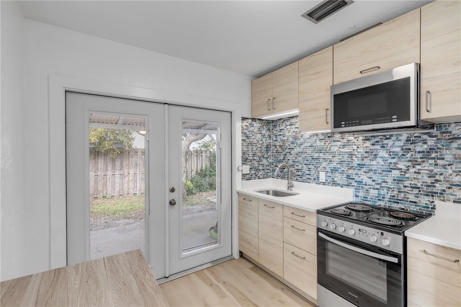 Image 16 of 50 For 410 Cedar Avenue