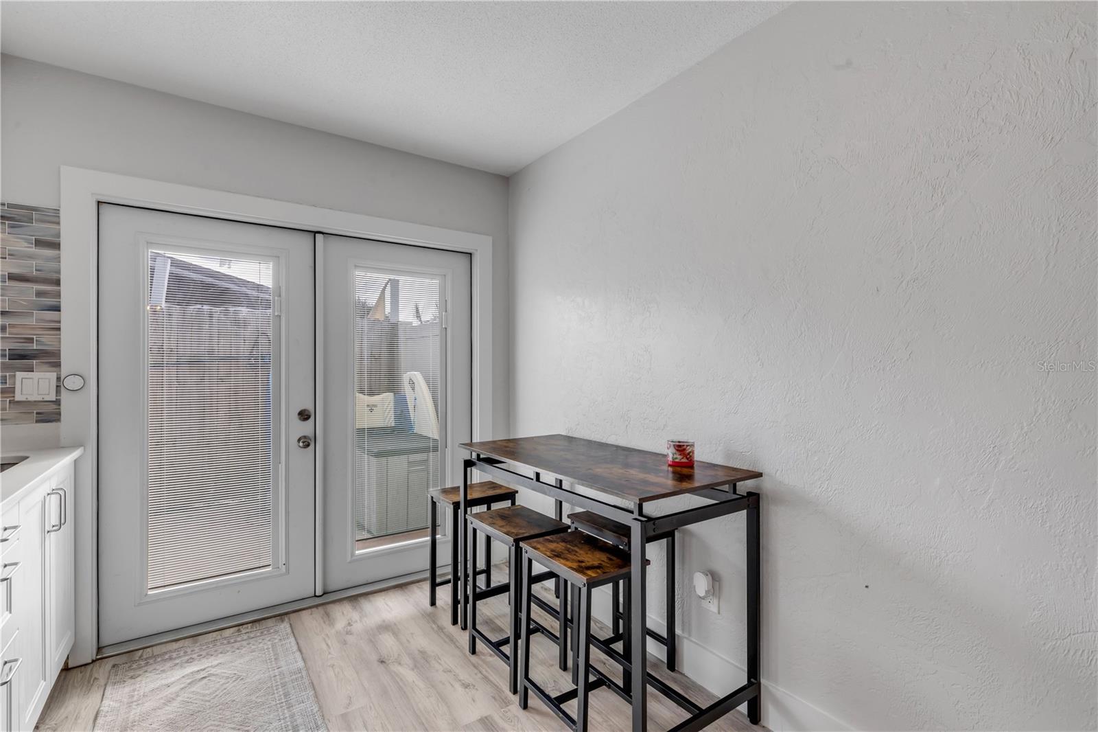 Image 18 of 50 For 410 Cedar Avenue