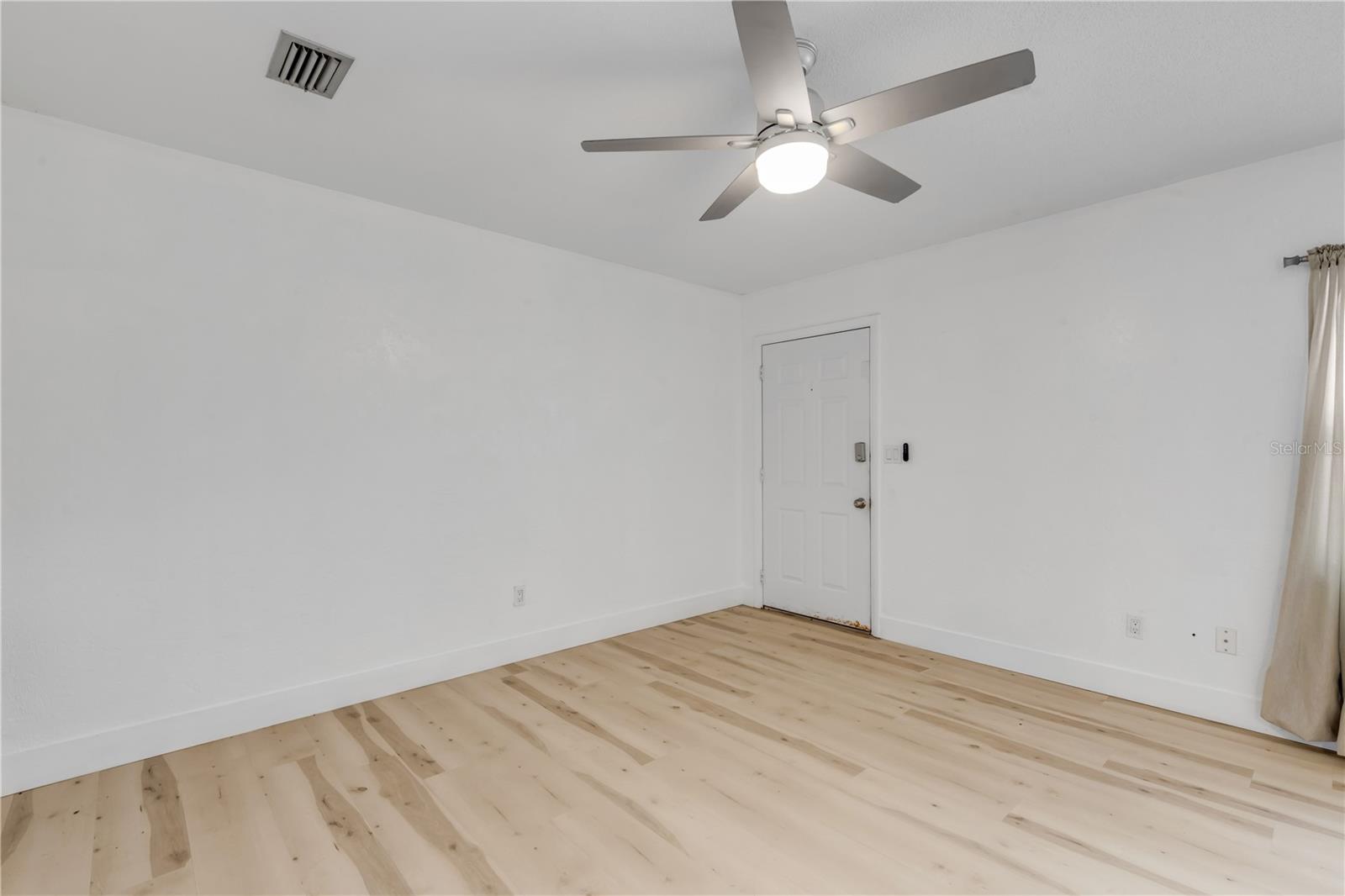 Image 26 of 50 For 410 Cedar Avenue