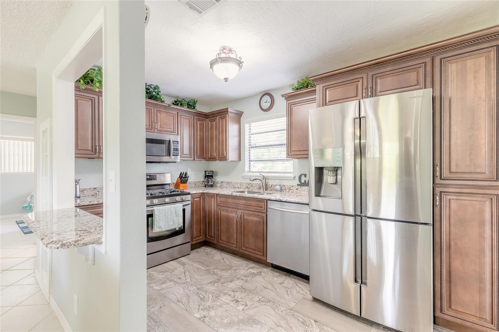 Image 4 of 24 For 822 12th Avenue