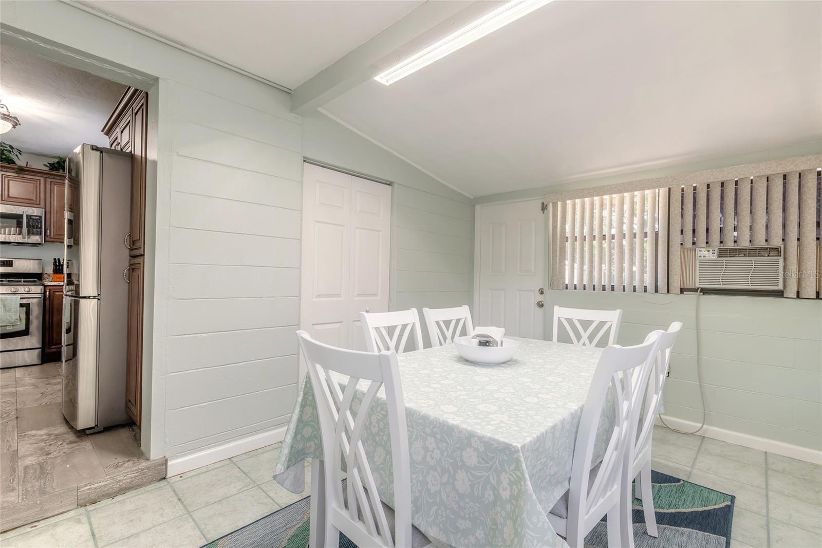 Image 8 of 24 For 822 12th Avenue