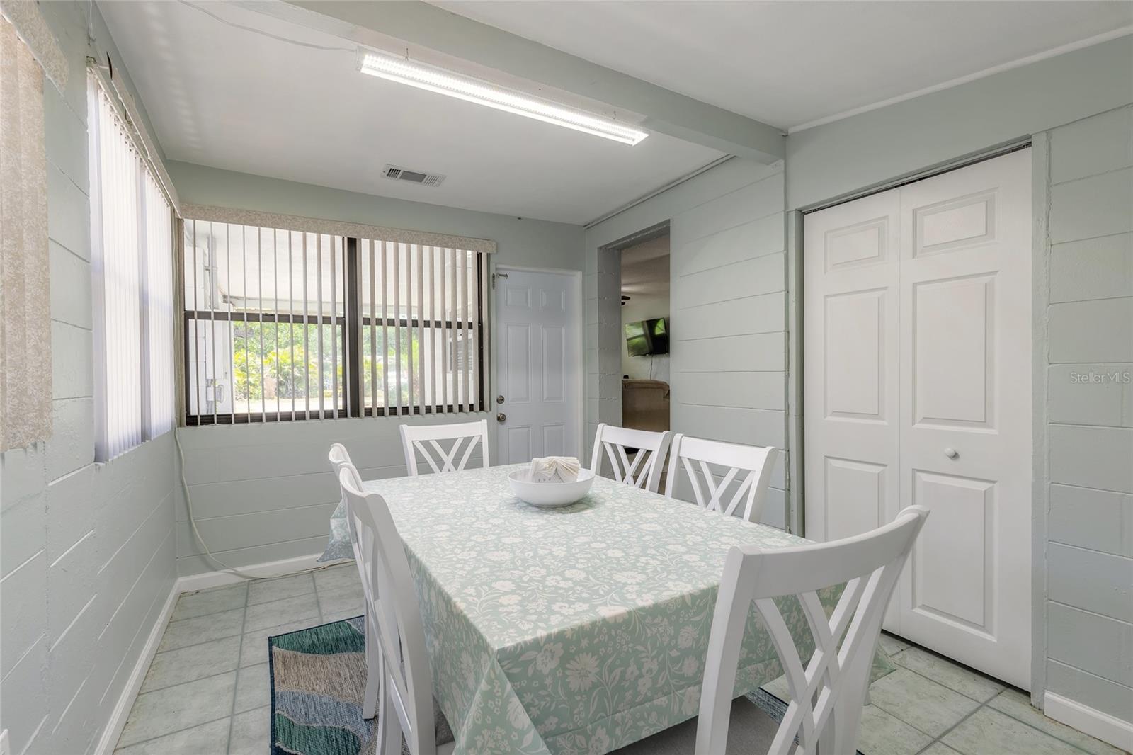 Image 9 of 24 For 822 12th Avenue