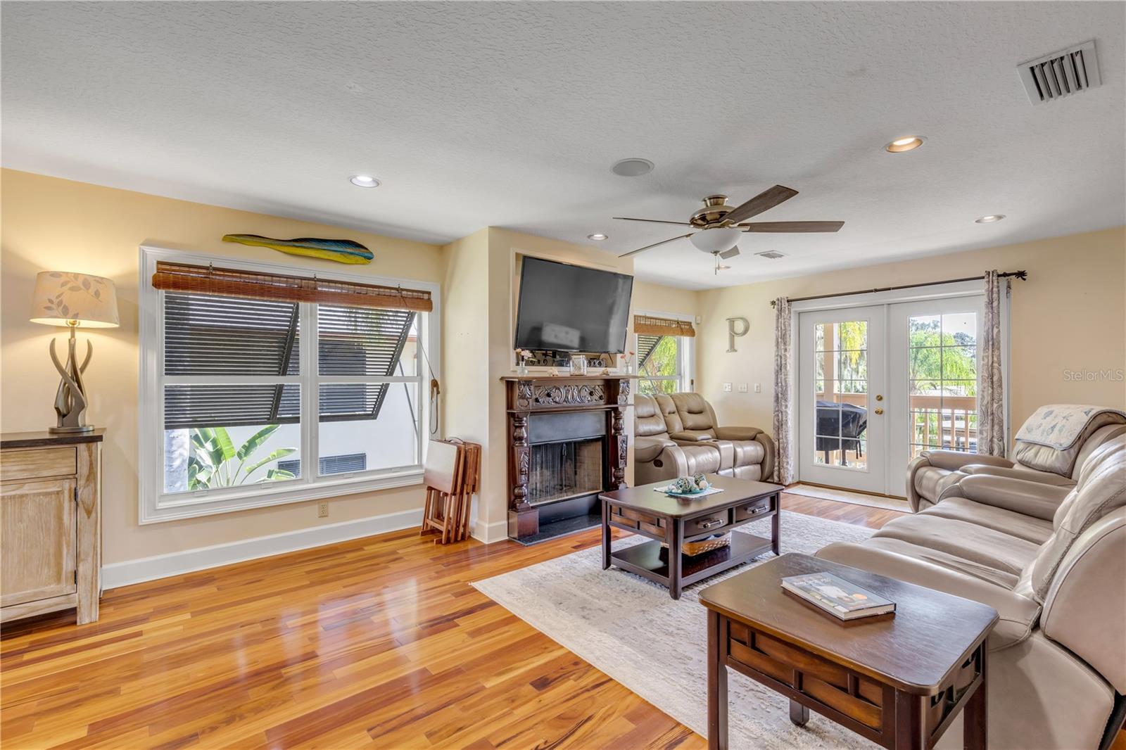 Image 12 of 94 For 215 Randle Avenue
