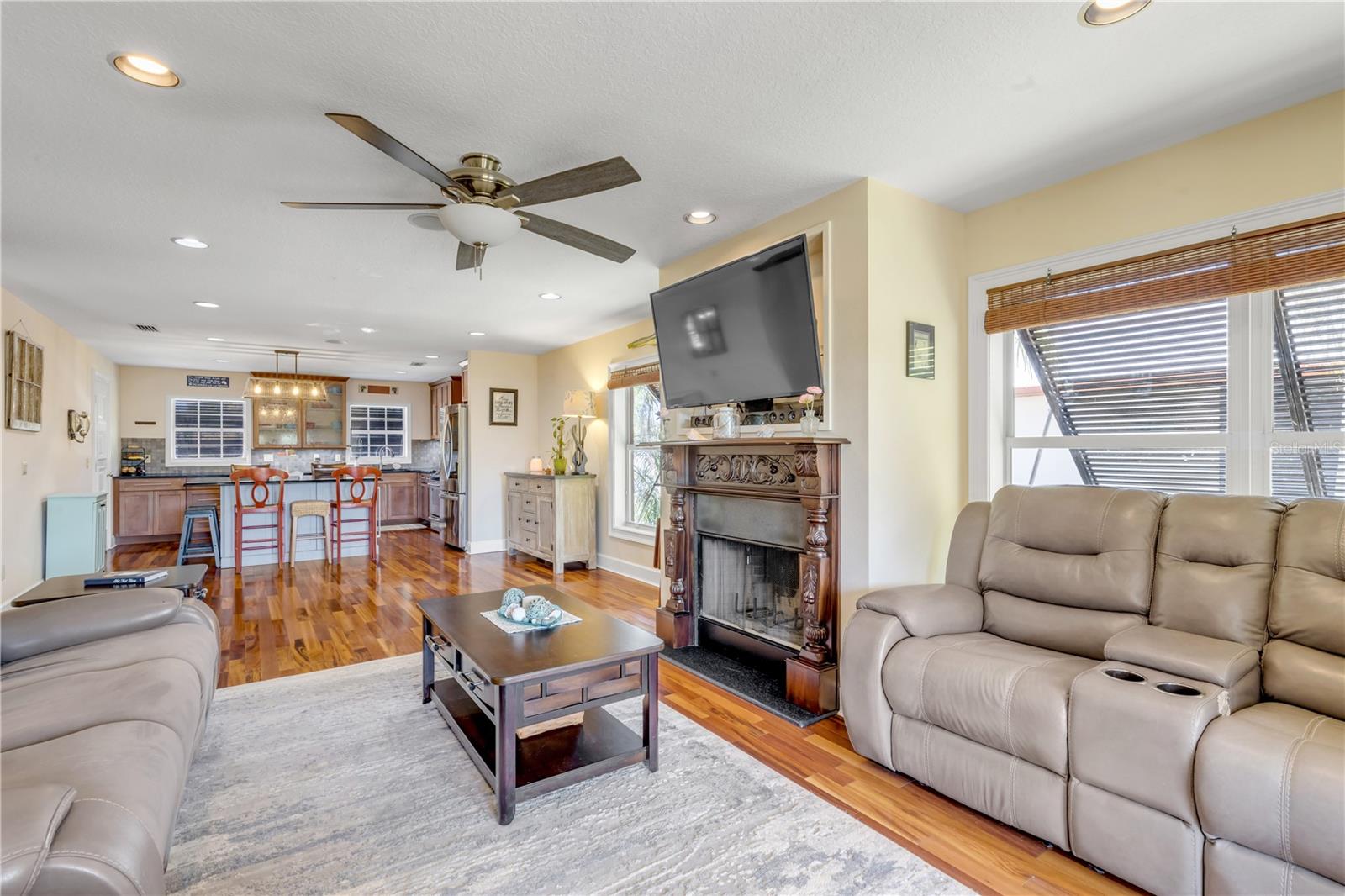 Image 17 of 94 For 215 Randle Avenue