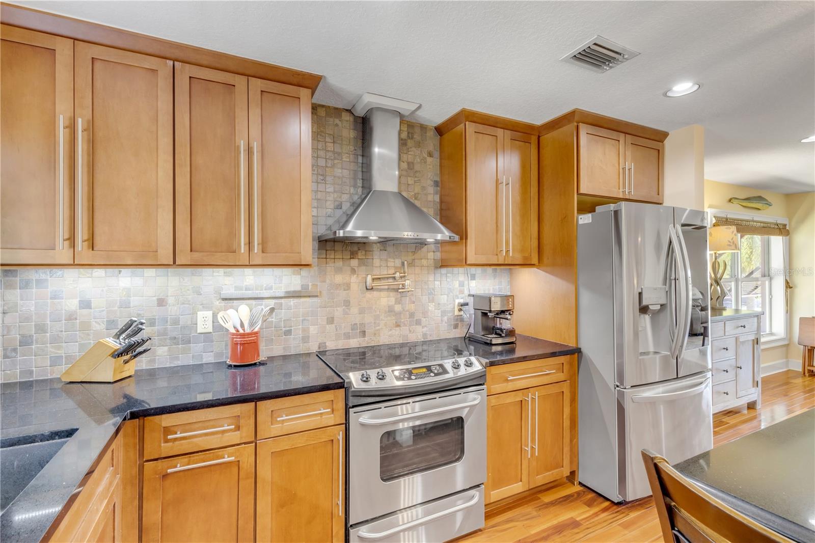 Image 30 of 94 For 215 Randle Avenue