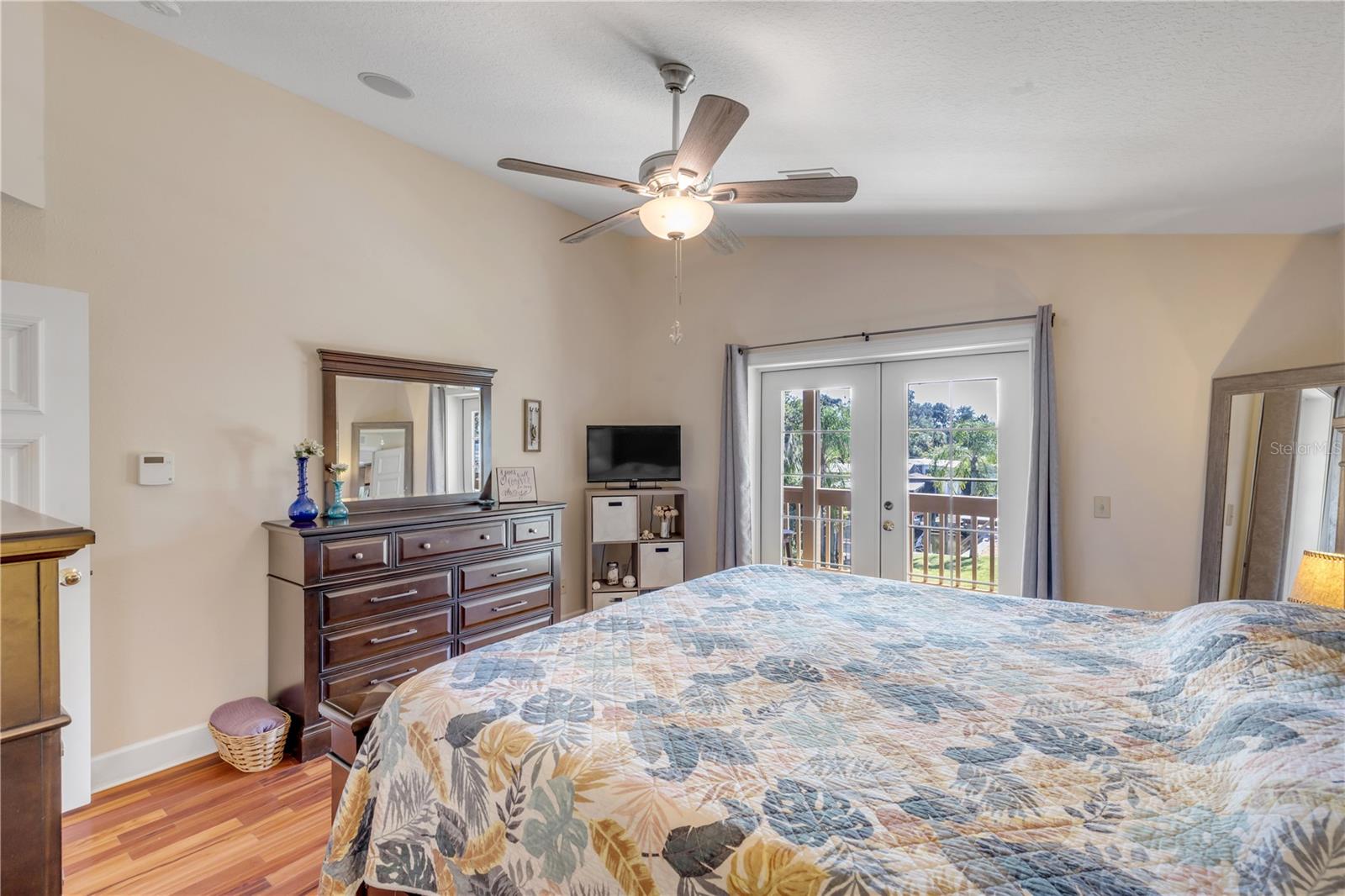 Image 37 of 94 For 215 Randle Avenue