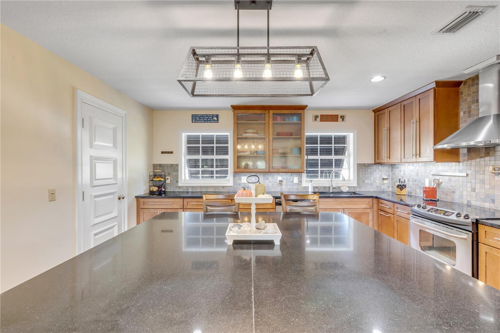 Image 4 of 94 For 215 Randle Avenue
