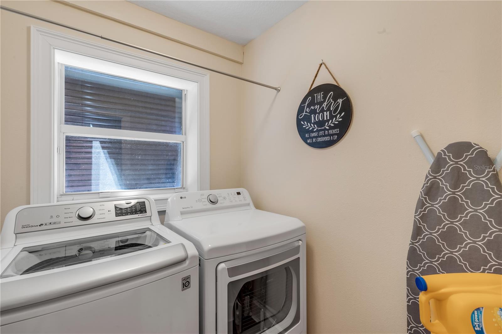 Image 42 of 94 For 215 Randle Avenue