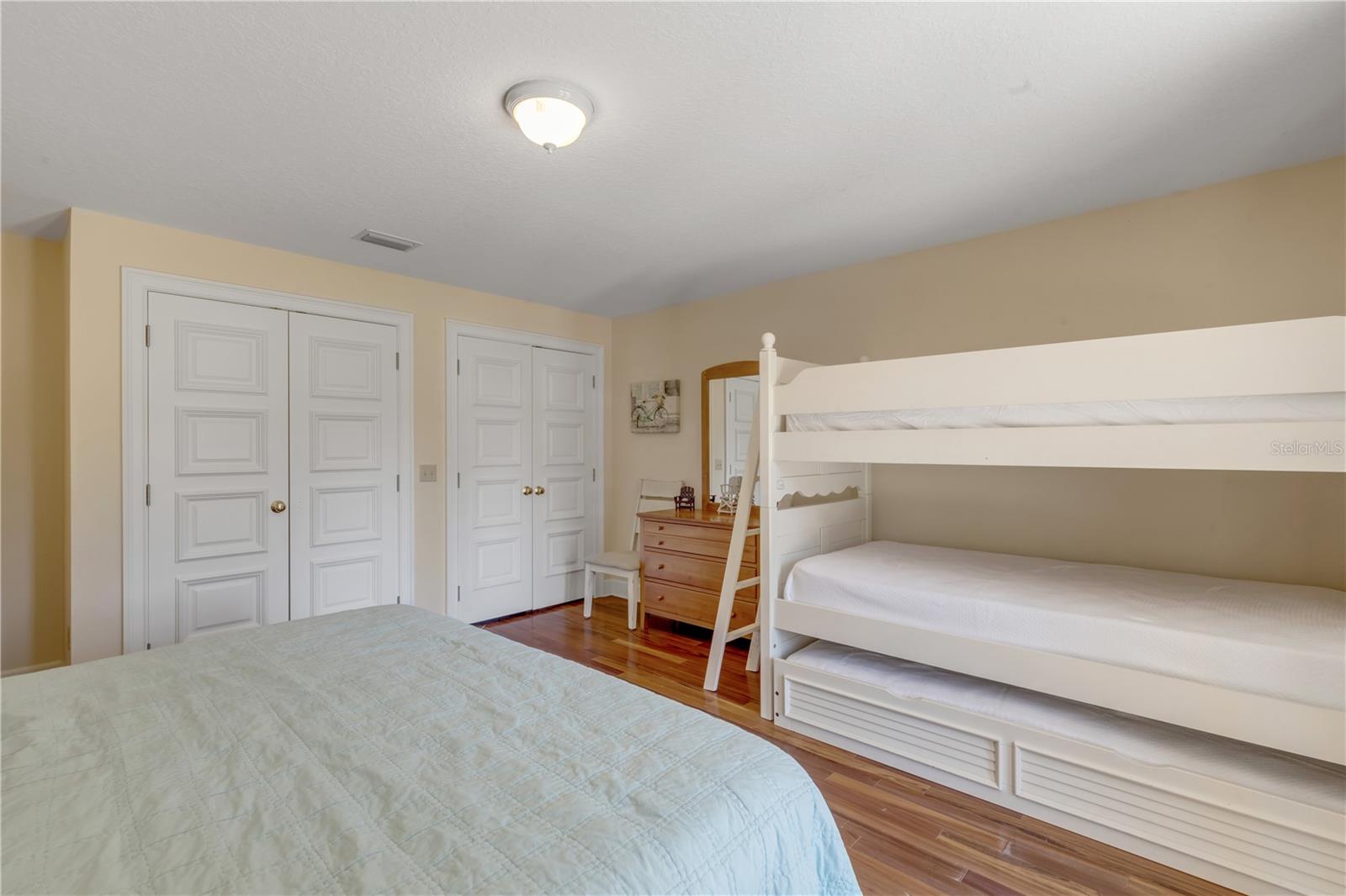 Image 47 of 94 For 215 Randle Avenue