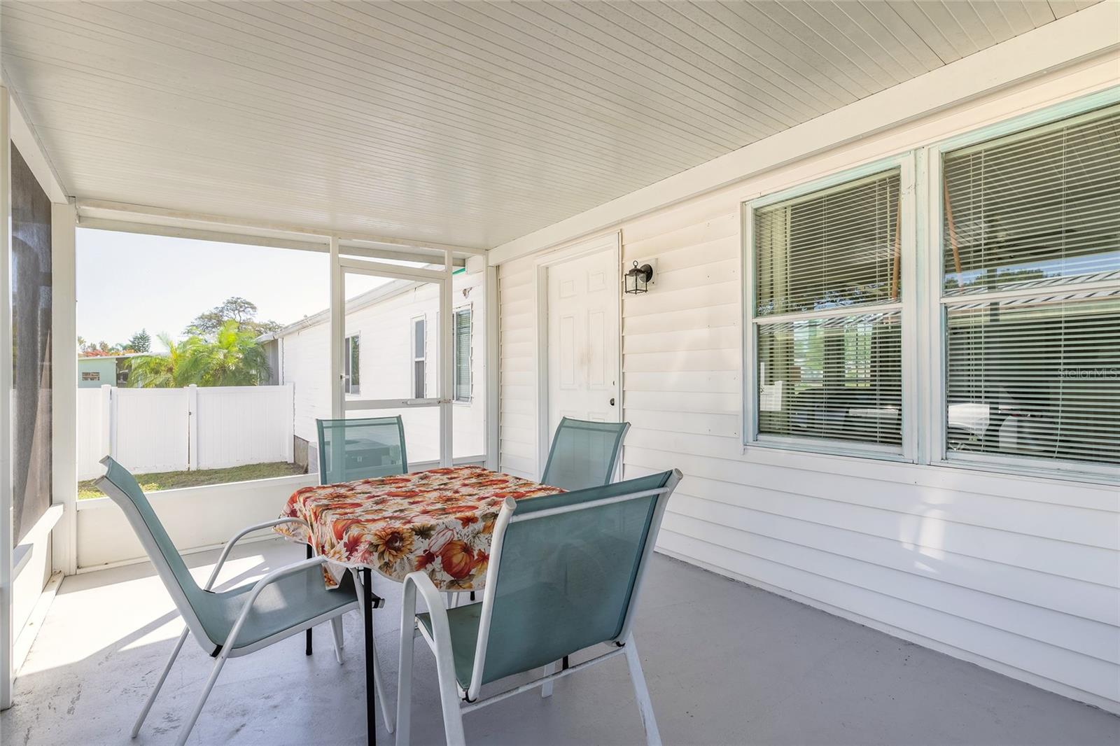 Image 26 of 41 For 760 Rolling Hills Drive