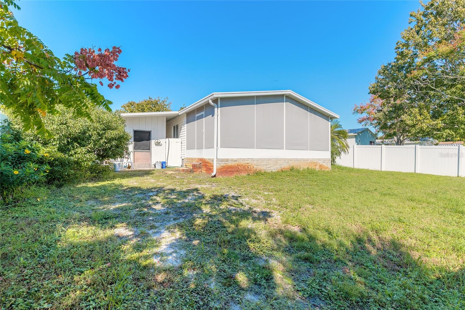 Image 33 of 41 For 760 Rolling Hills Drive