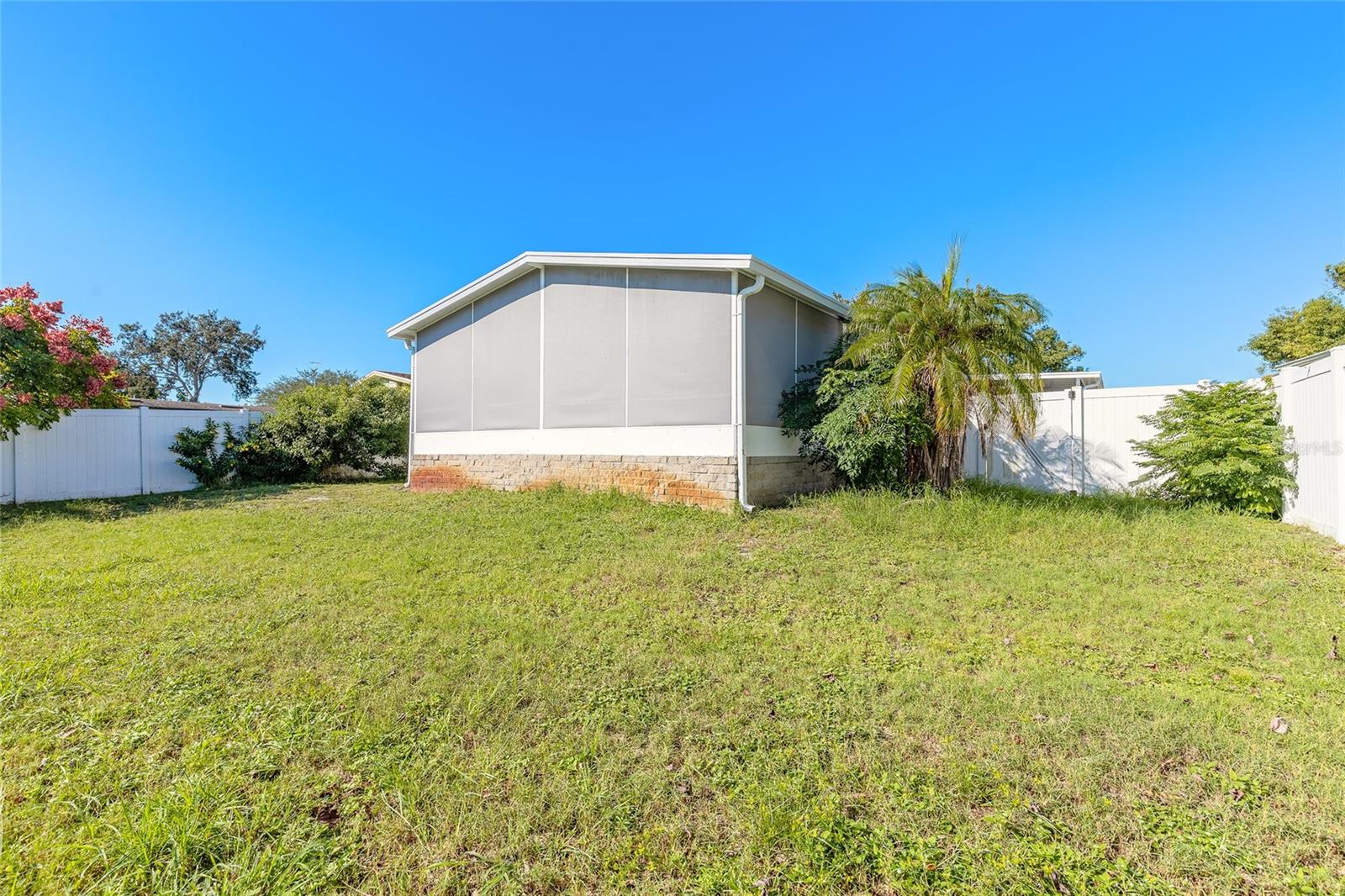 Image 35 of 41 For 760 Rolling Hills Drive