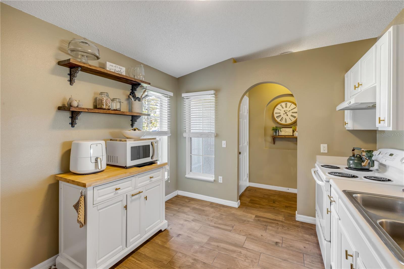 Image 5 of 47 For 3439 Arabesque Drive