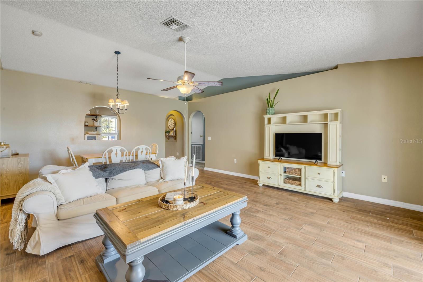 Image 8 of 47 For 3439 Arabesque Drive