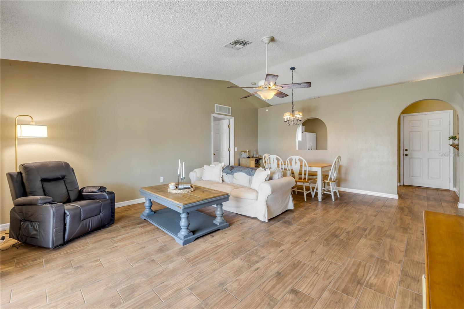 Image 9 of 47 For 3439 Arabesque Drive