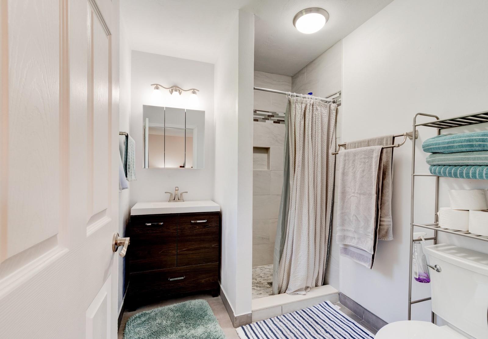 Image 11 of 18 For 1812 Enterprise Avenue #b