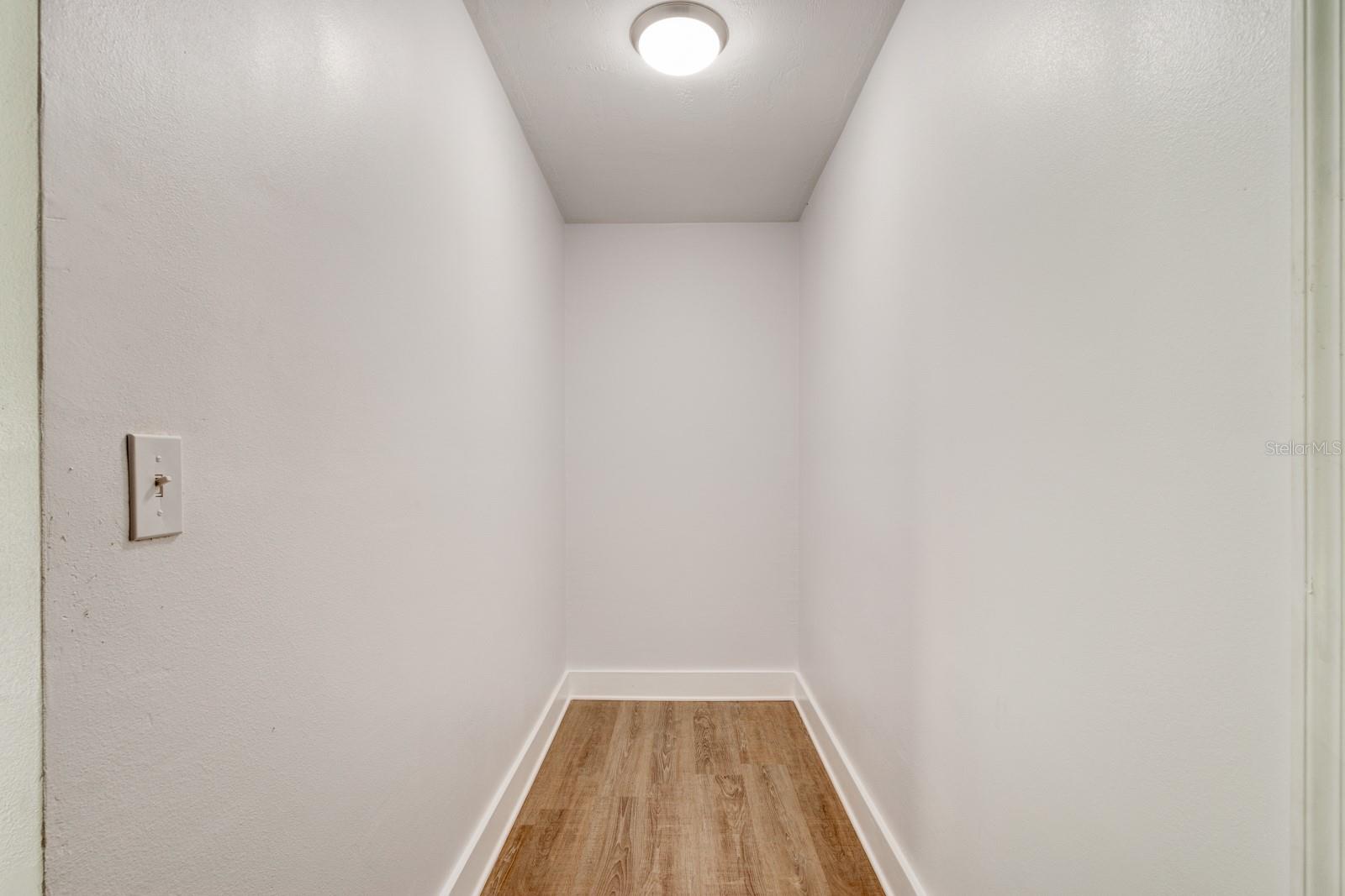 Image 14 of 18 For 1812 Enterprise Avenue #b